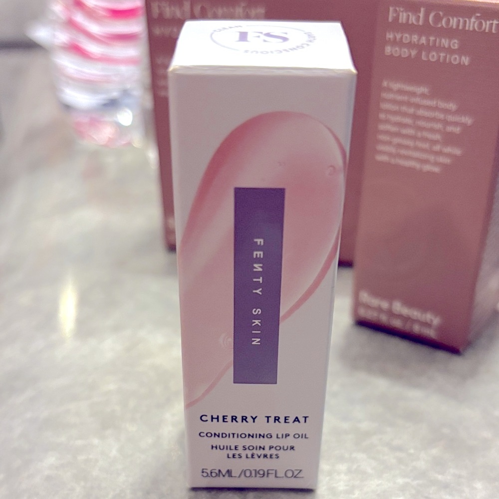 Fenty Skin Cherry Treat Lip Oil